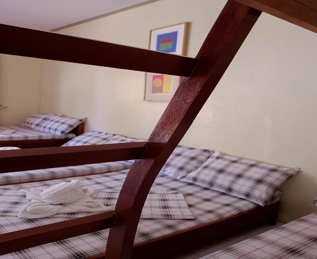 维多利亚小屋海滩度假村和餐厅 帕古普 外观 照片