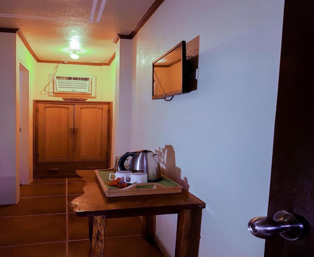 维多利亚小屋海滩度假村和餐厅 帕古普 外观 照片