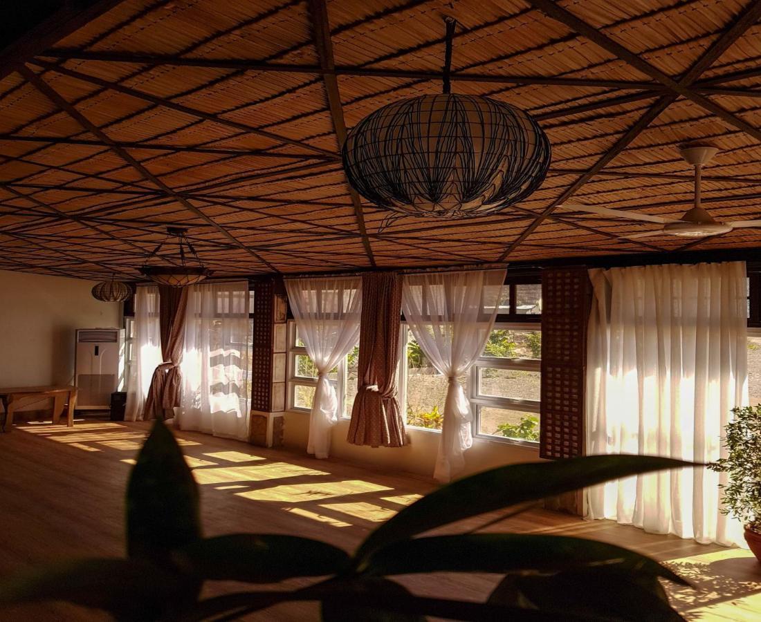 维多利亚小屋海滩度假村和餐厅 帕古普 外观 照片